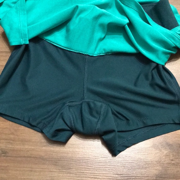 Green Nike Skort Skirt Shorts - Picture 7 of 8